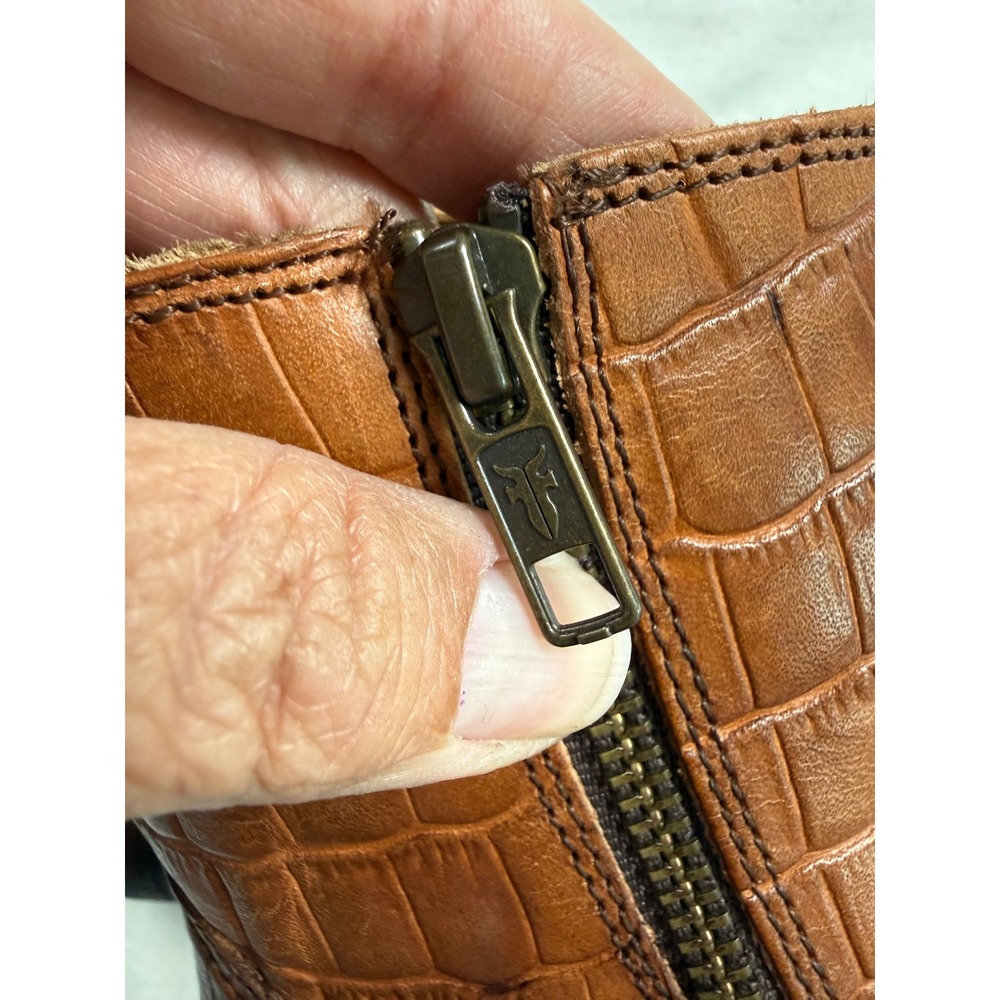 Frye Billy Side Zip Moto Short Brown Croc Embossed Leather Western Boots 6.5B - Picture 5 of 11